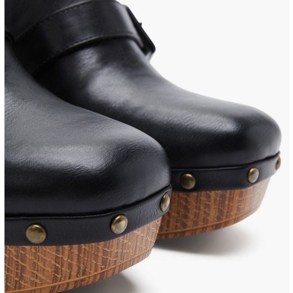 New black clog heels - Picture 5 of 10